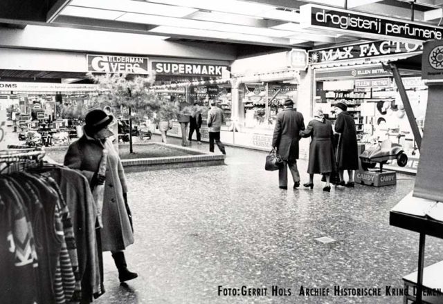1985 Winkelcentrum Diemerplein
