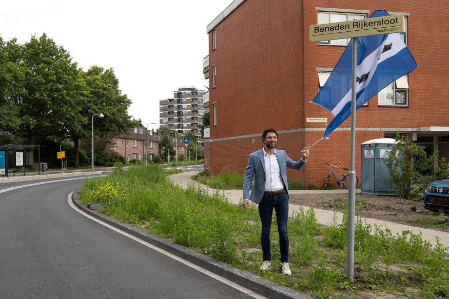 Busbaan Diemen-Zuid – eindelijk – geopend voor alle wegverkeer