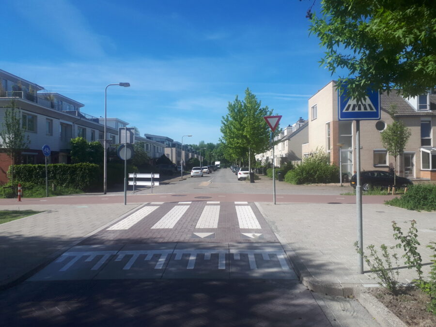 Gemeente vindt kruisingen fietspad Diemen-Noord veilig